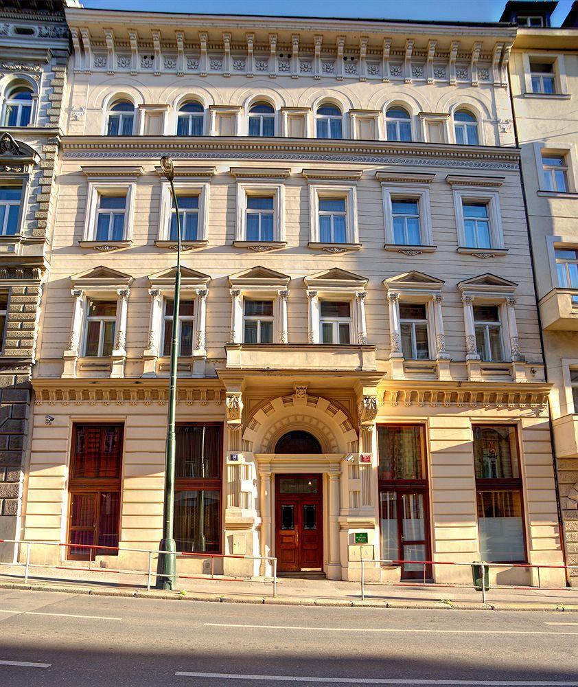 Bohemia Plaza Residence Praha Bagian luar foto